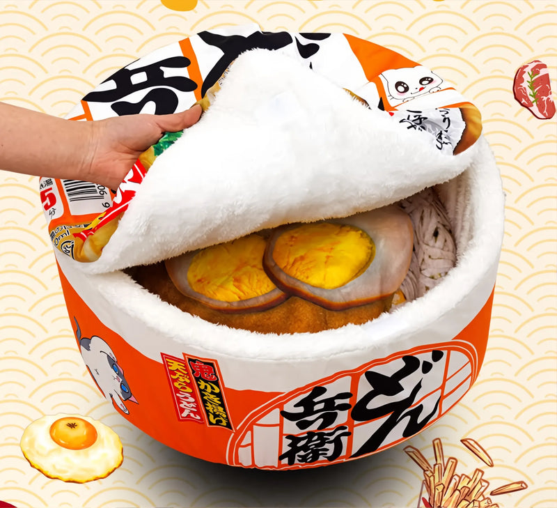 Oh my god! Cats are obsessed with ramen noodle beds!