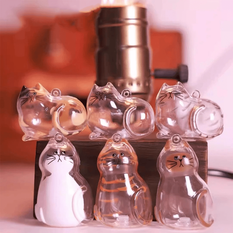 Mini Cat Capsule - MaoMao - Paws