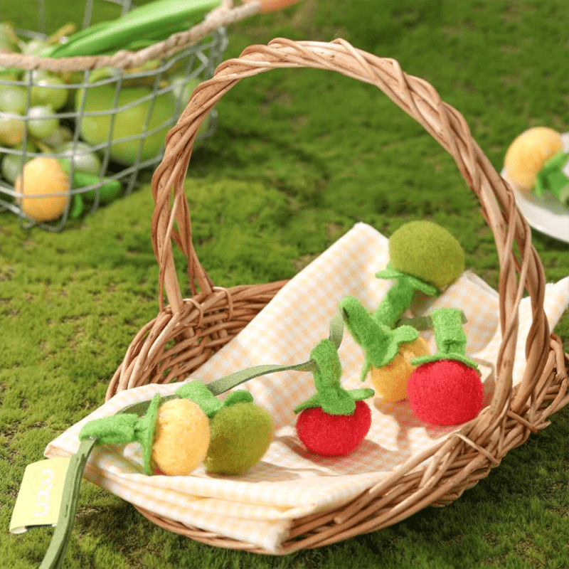 Tomato String Toy - MaoMao - Paws