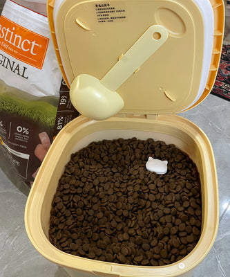 Keeps My Cat’s Kibble Fresh for Weeks!