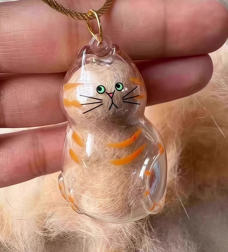 Wow! Put Your Cat's Cuteness in Your Pocket!
