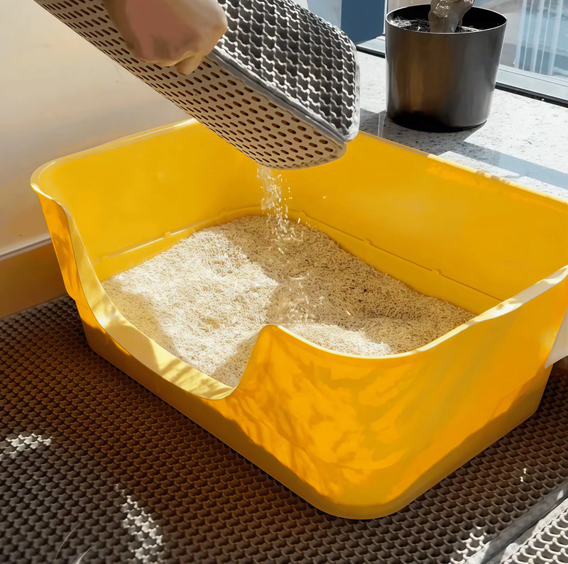 No more chasing after cat litter to sweep!